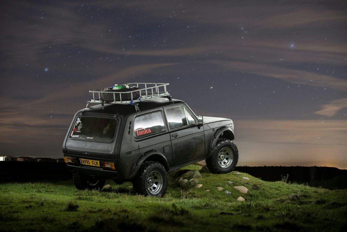 Нива ленд Ровер