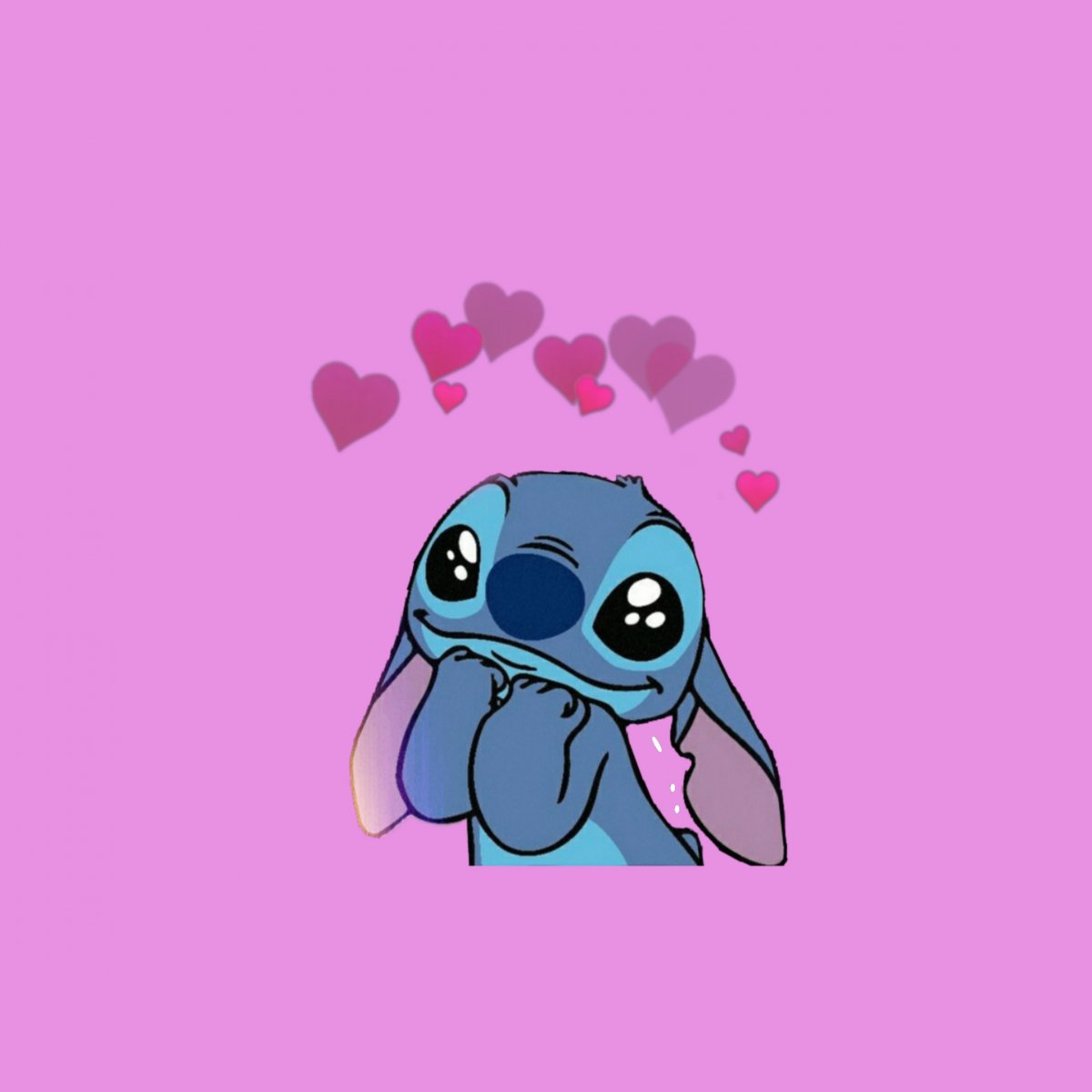 Стич на чёрном фоне