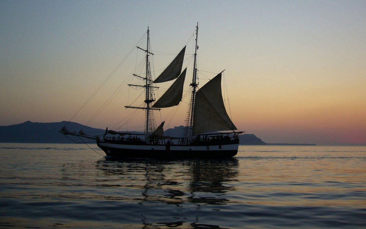 Обои на рабочий стол парусники на весь экран бесплатно