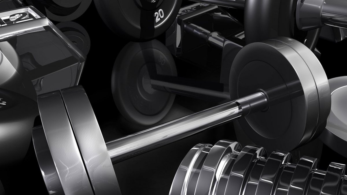 Гантели штанги гири в зале