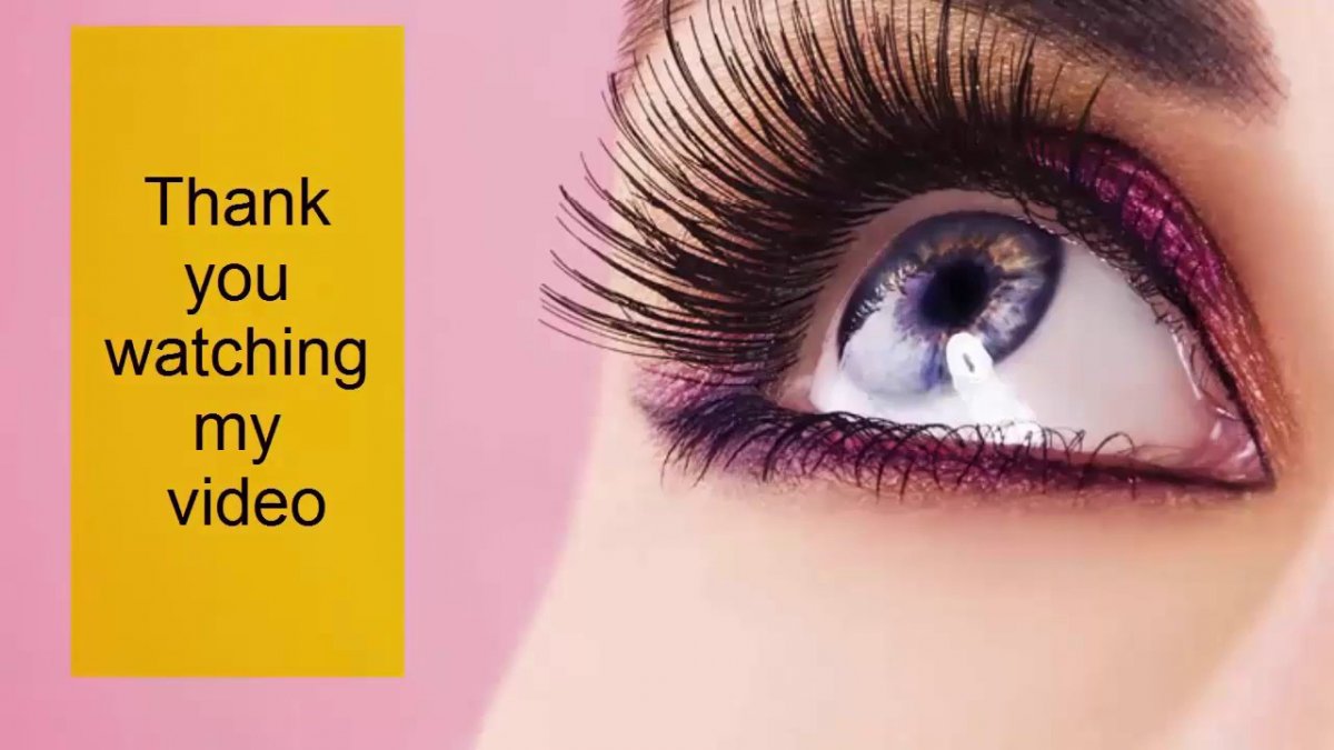 Ресницы на розовом фоне