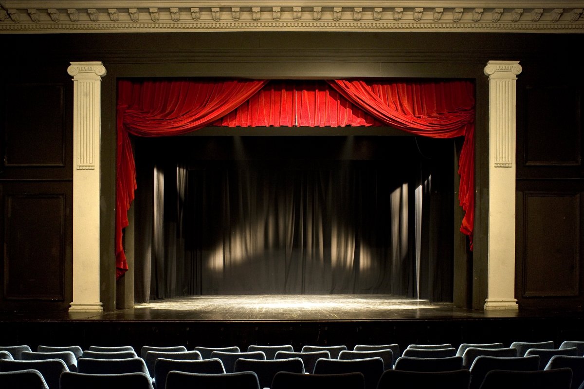 Сцена занавес
