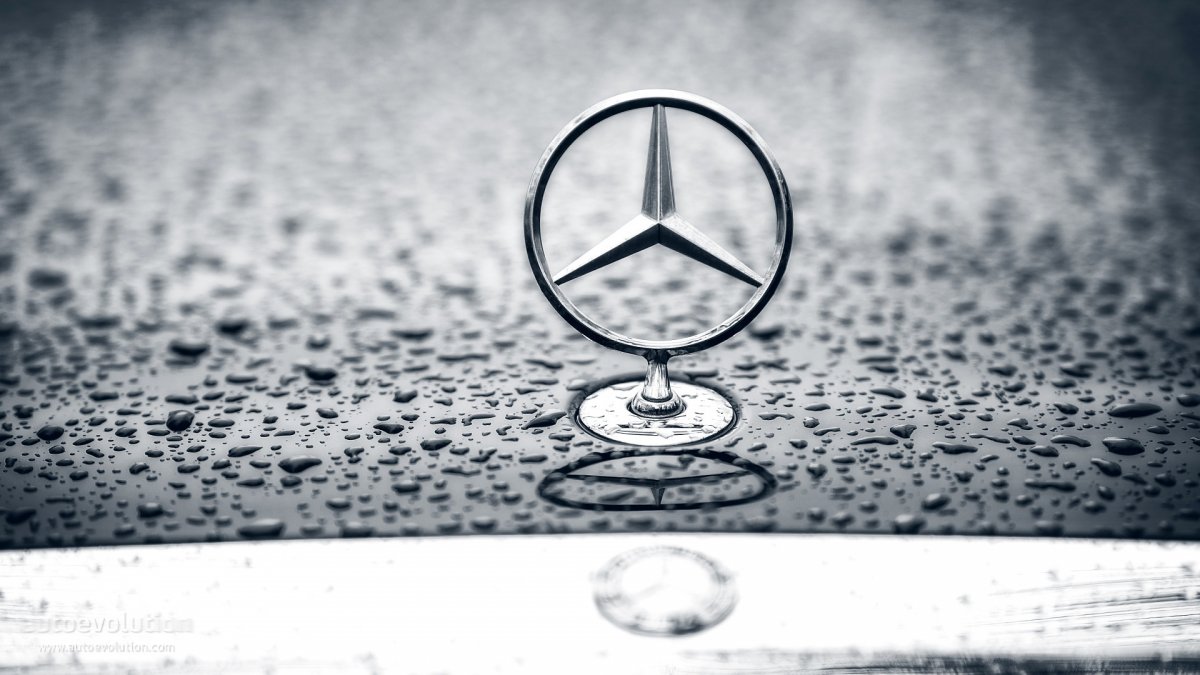 Mercedes logo 4k