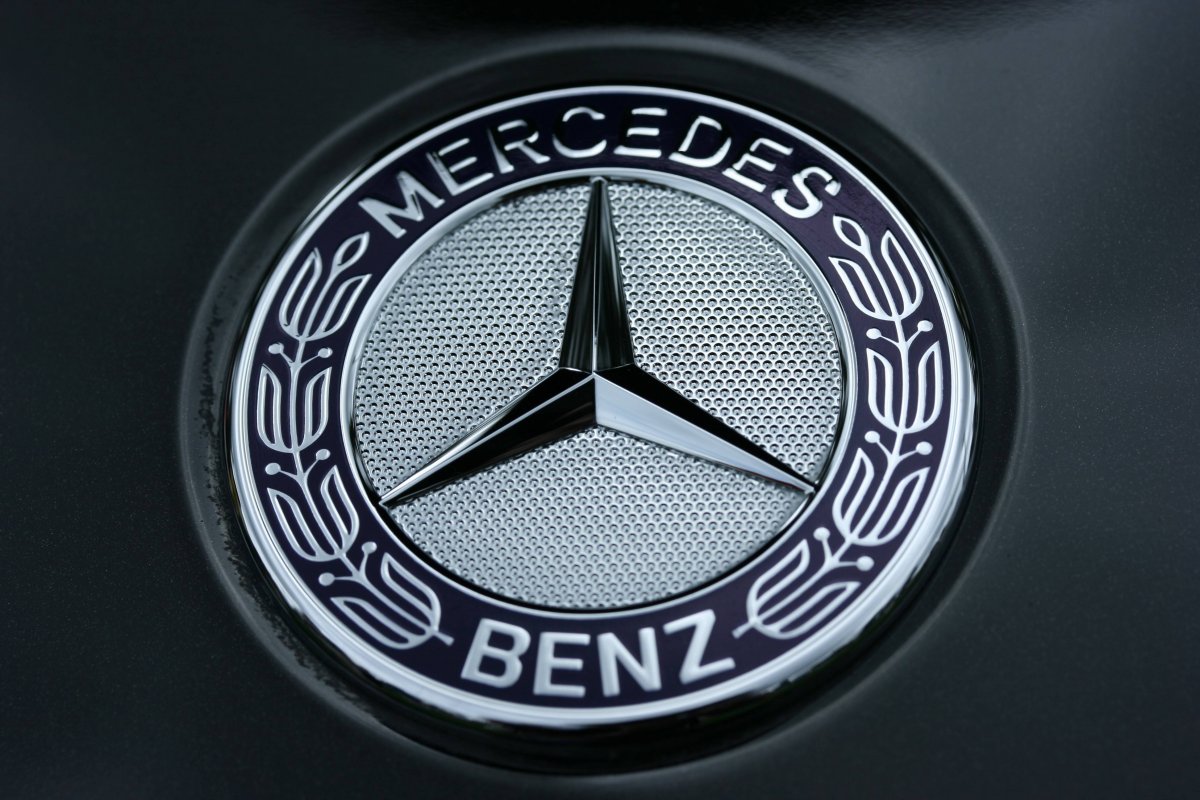 Mercedes Benz logo 2020