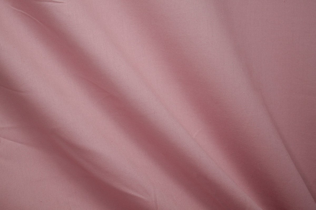 Розовая краска для стен