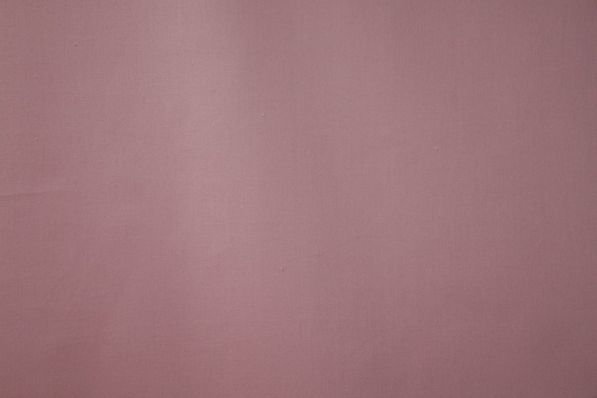 Нежно розовый