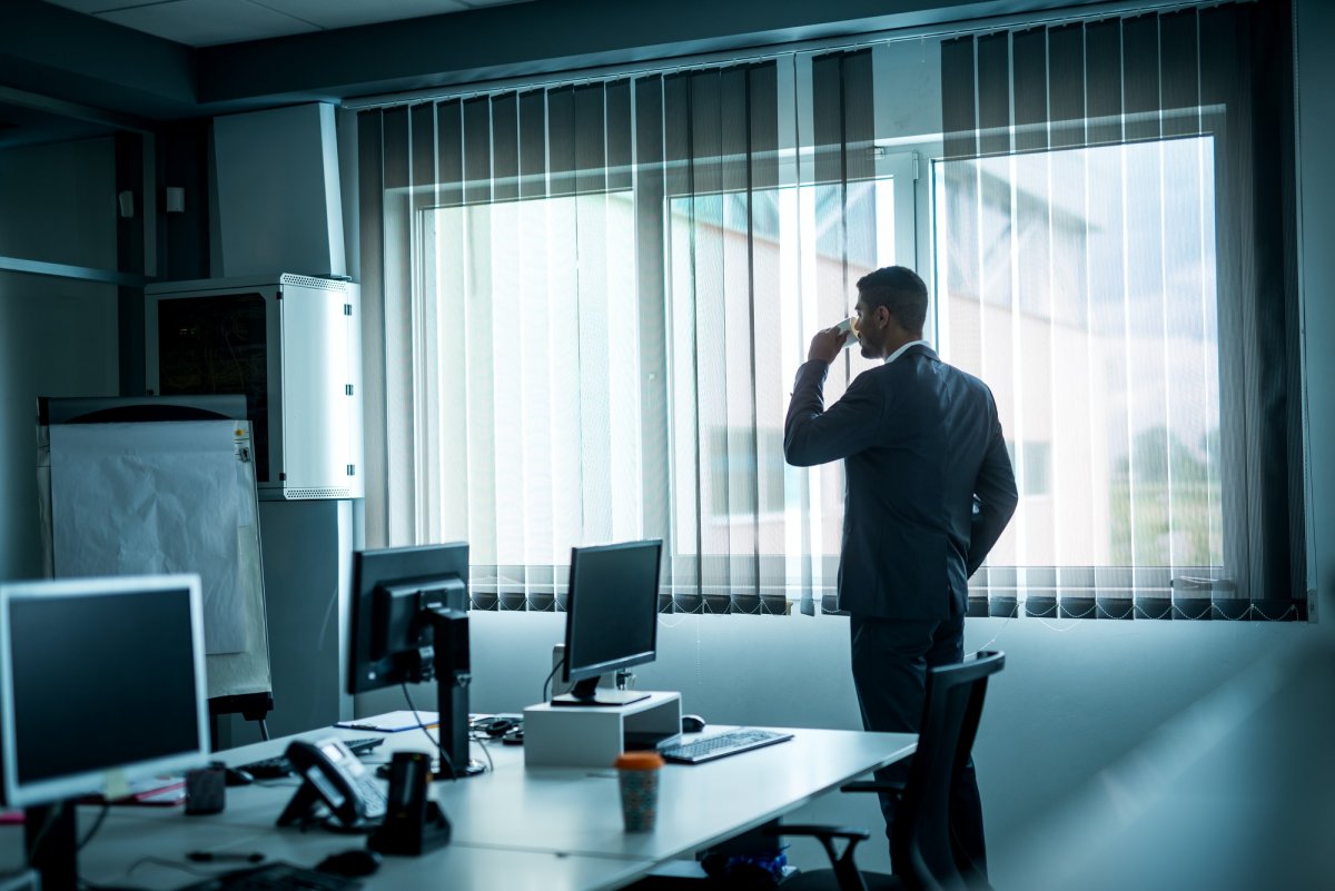 Мужчина в костюме