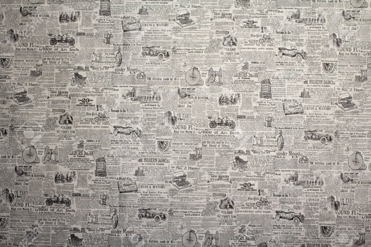 Газетные вырезки на стене