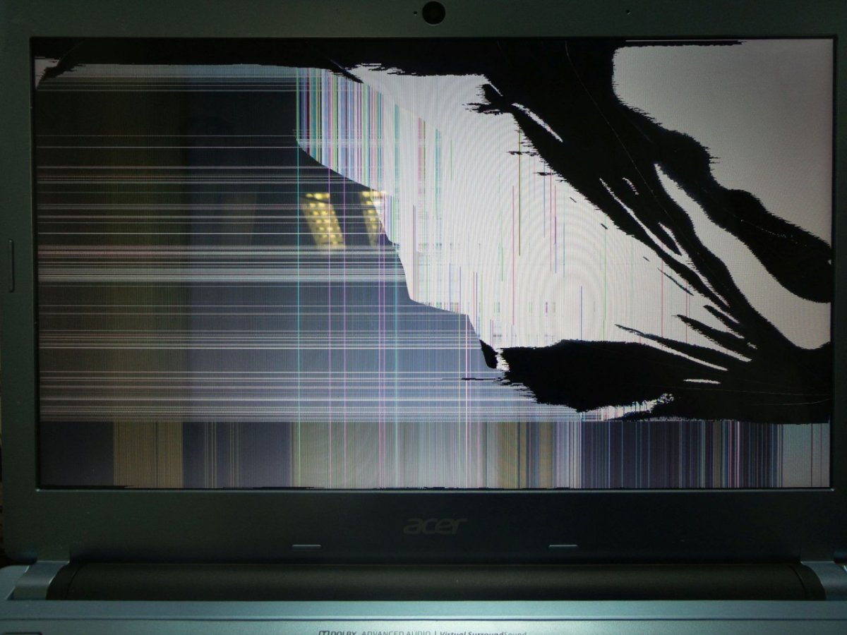 Разбитый монитор