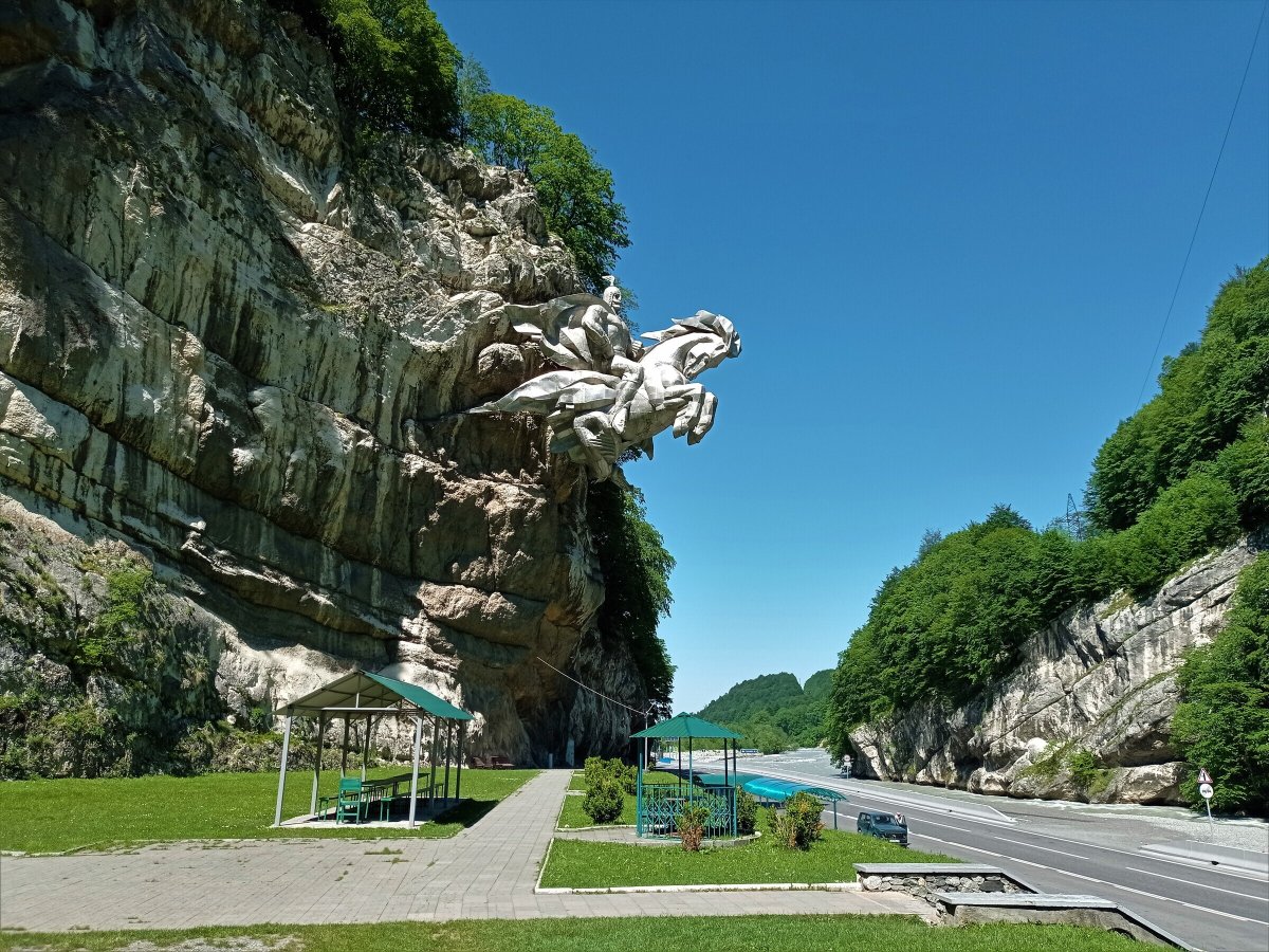 Памятник Исса Плиеву Владикавказ