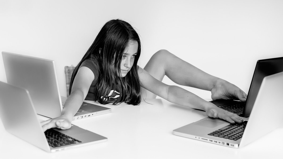 Думающий Смайл Мем