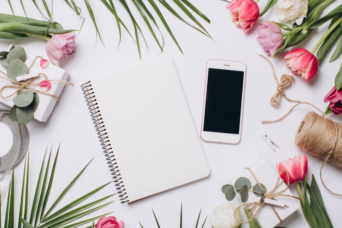 Рог единорога и цветы