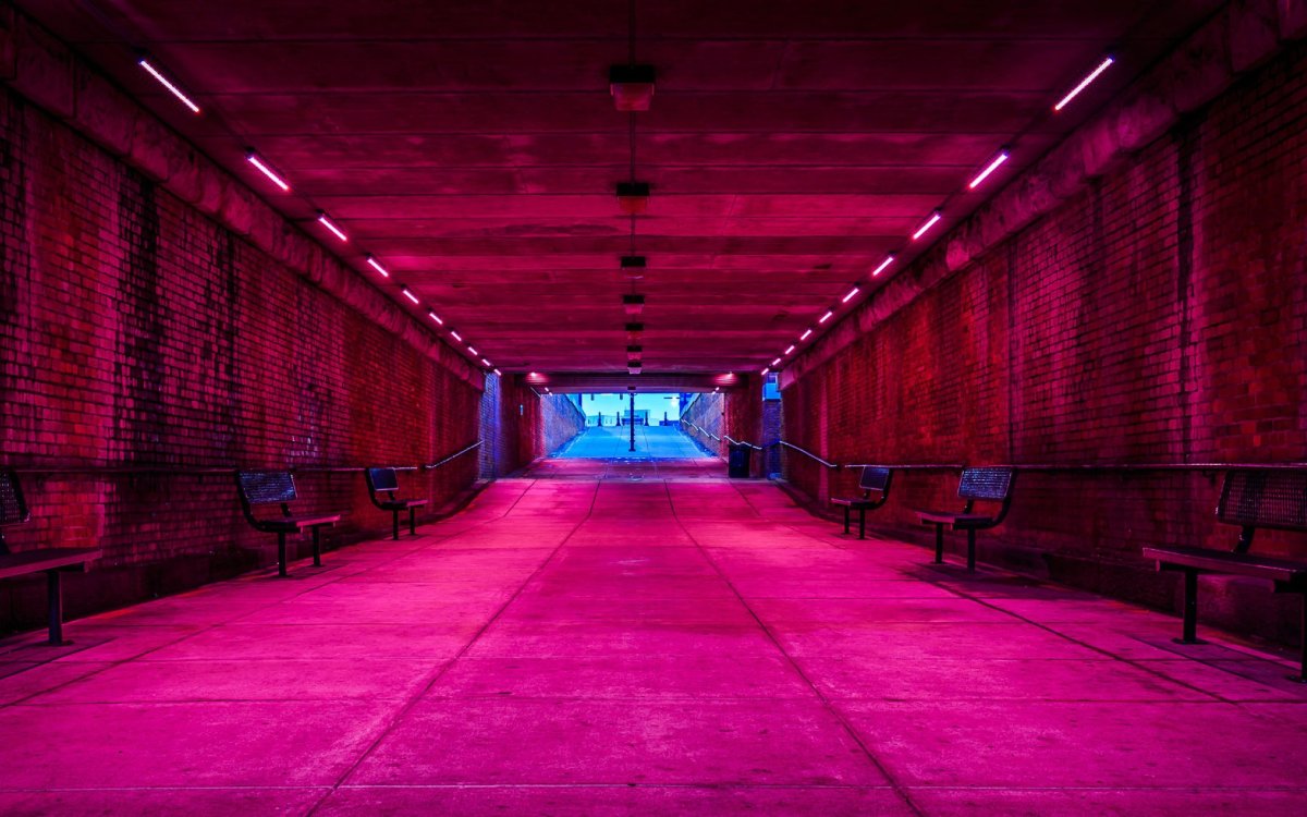 Неоновая комната