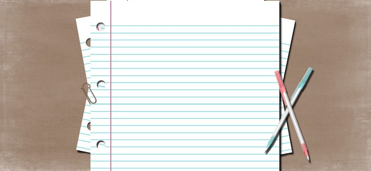 Тетрадный лист в линейку фон