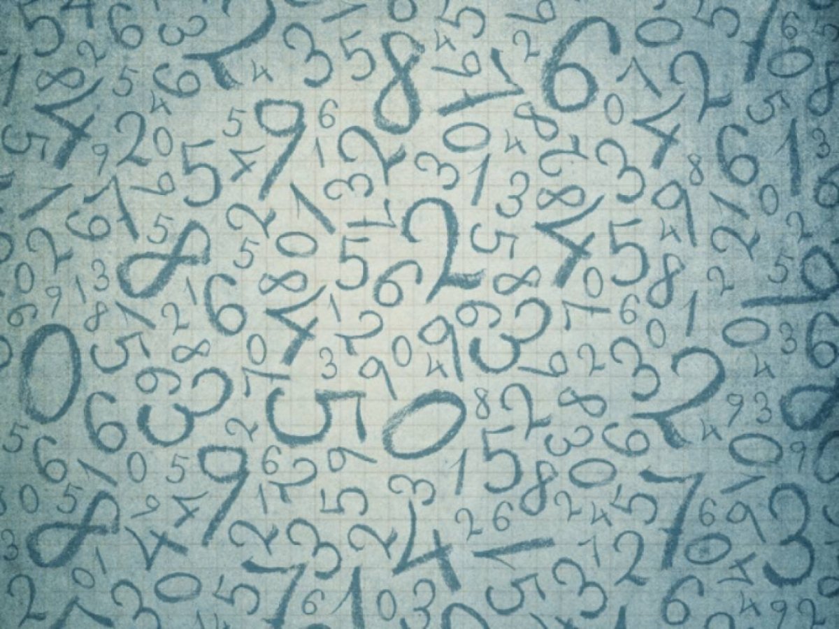 Цифры на красивом фоне