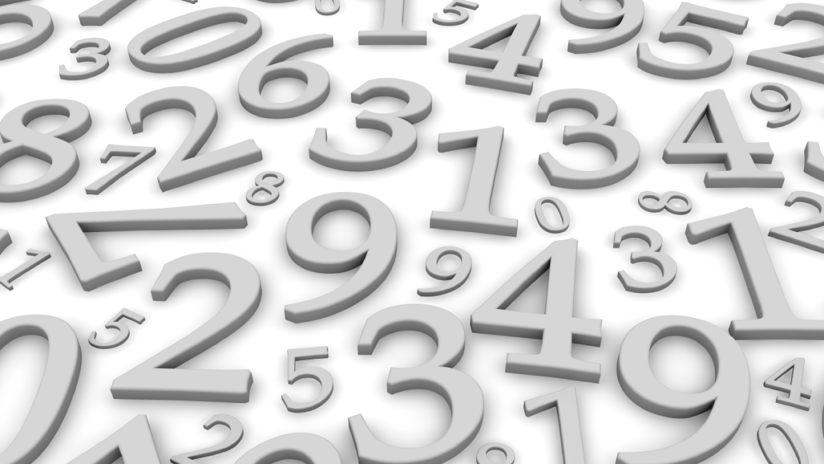 Много цифр на белом фоне