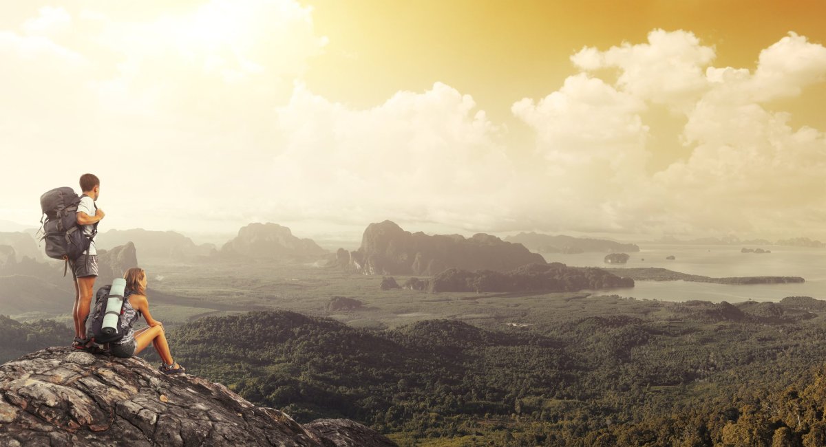 Человек на фоне гор