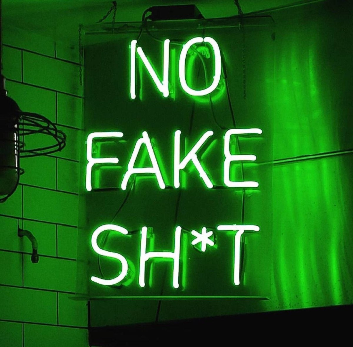 Неоновая вывеска зеленая