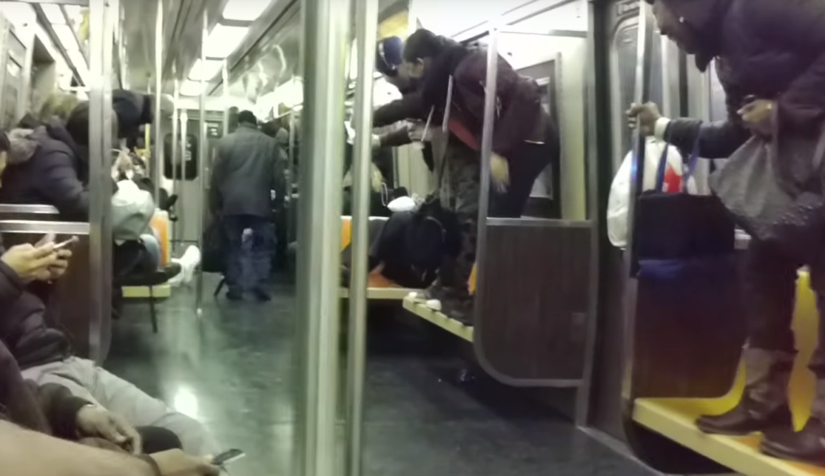 Следы от крыс в метро