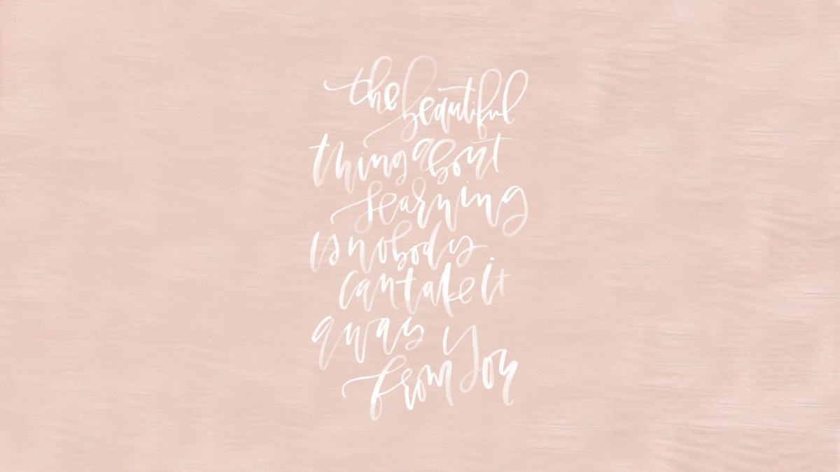 Бежевый фон с надписью