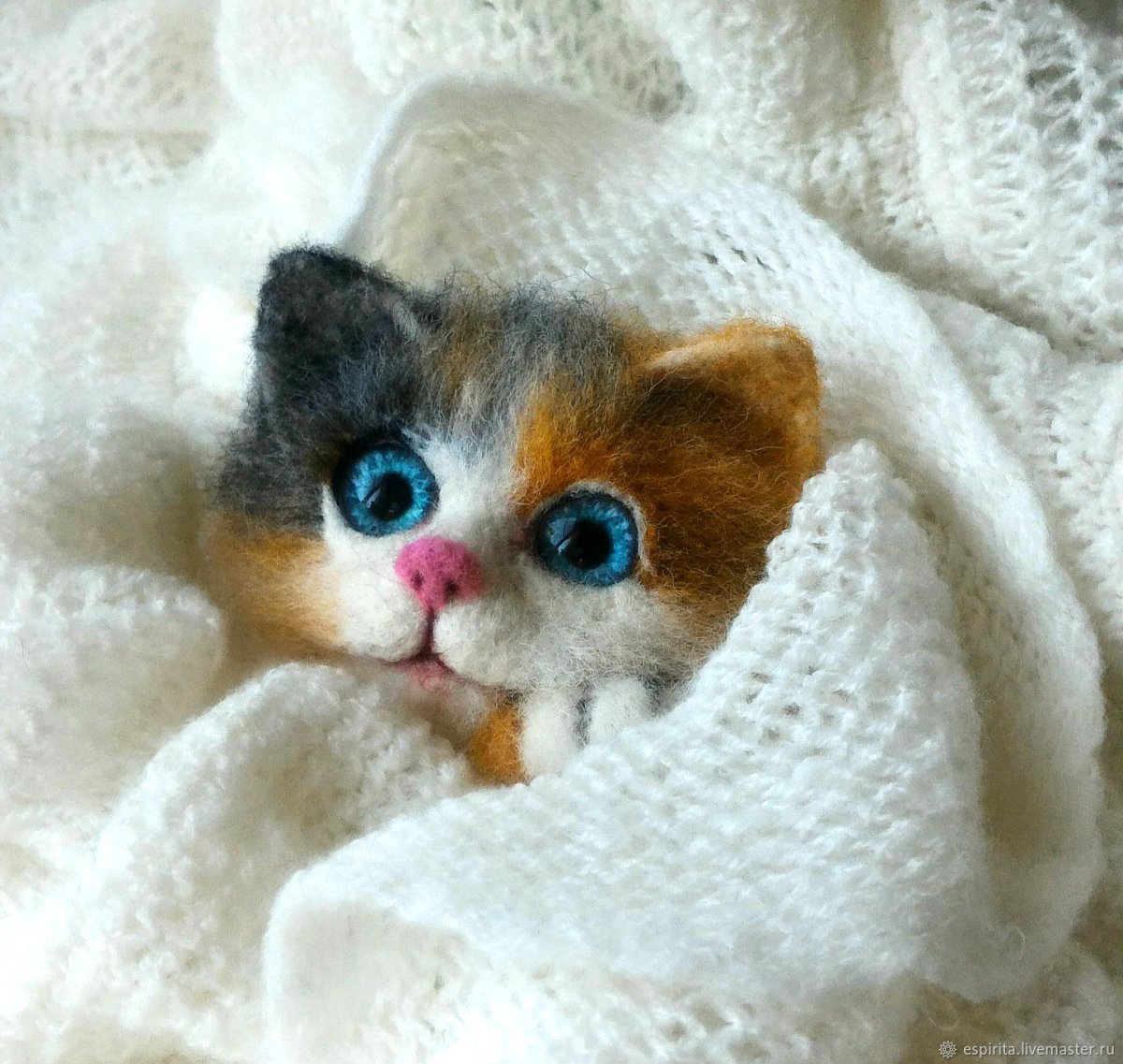 Трех шерстяная кошка
