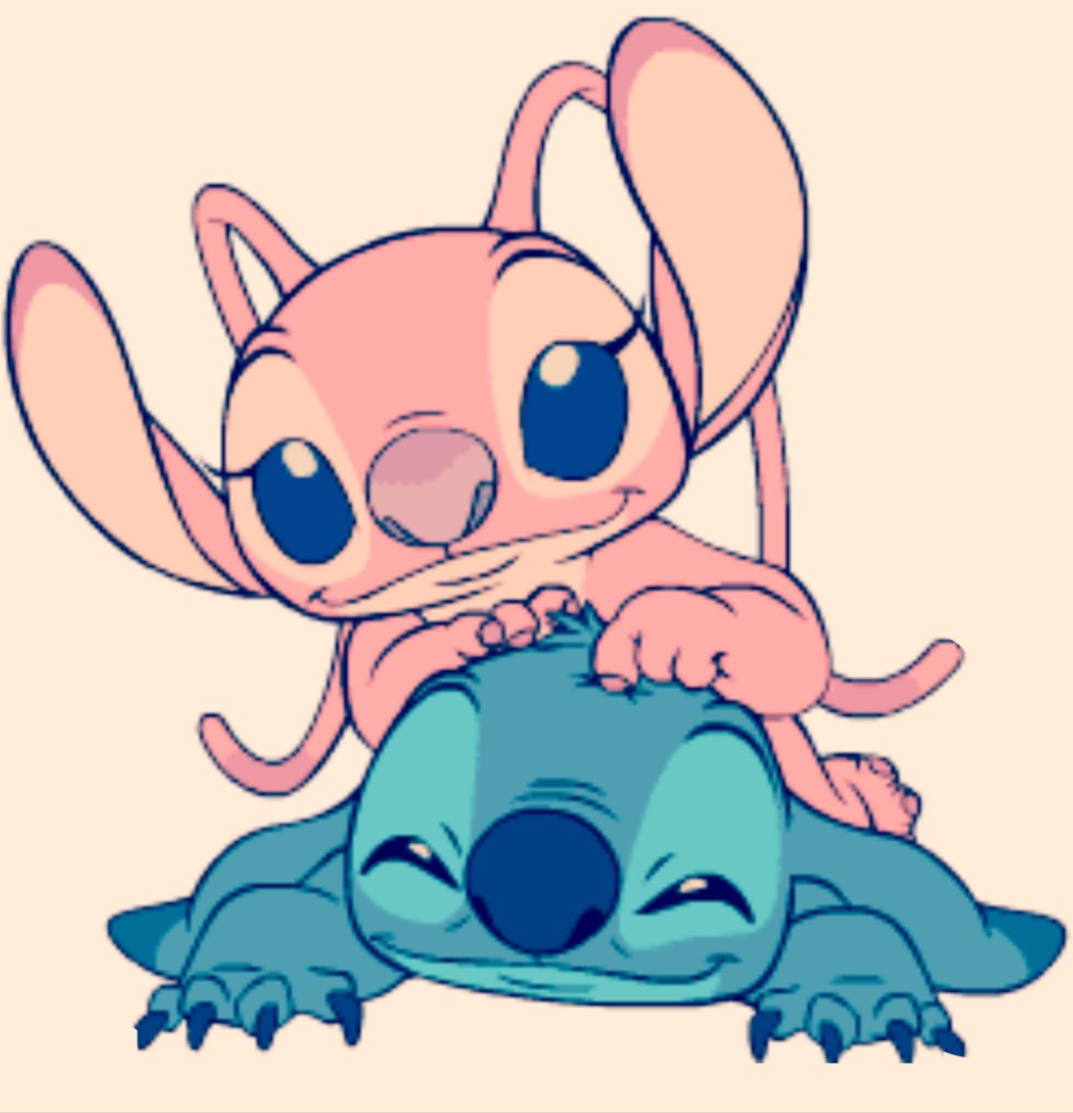 Стич на чёрном фоне