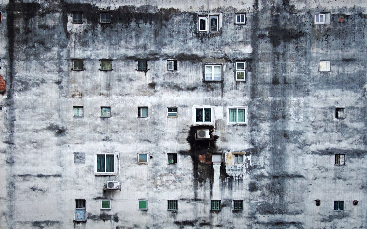 Стена панельного дома