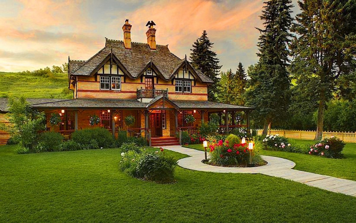 Красивый дом с трубой