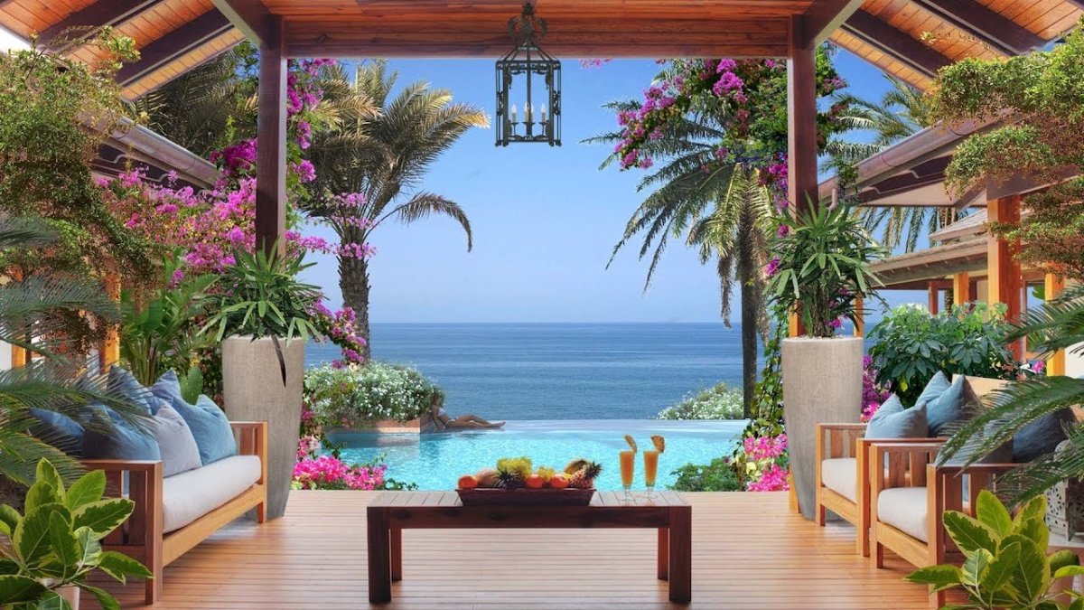 Цветочная терраса с видом на море