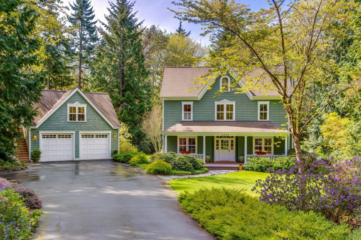 Американский домик в лесу