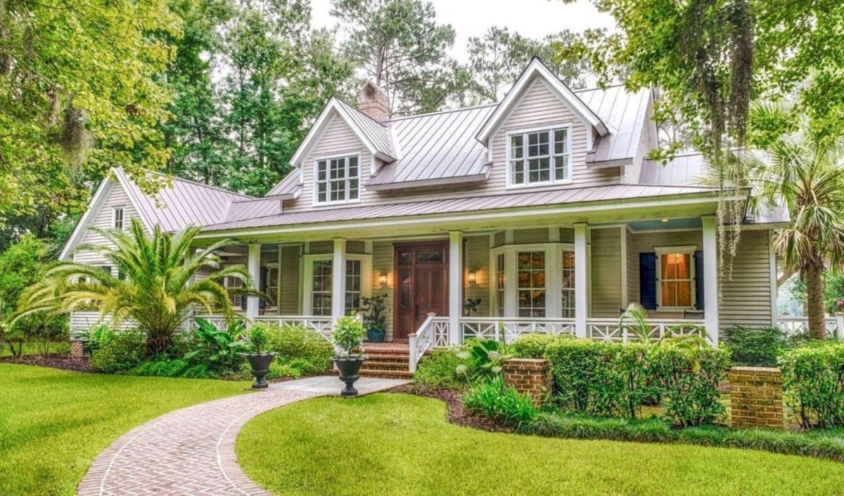 Американский дом с садом
