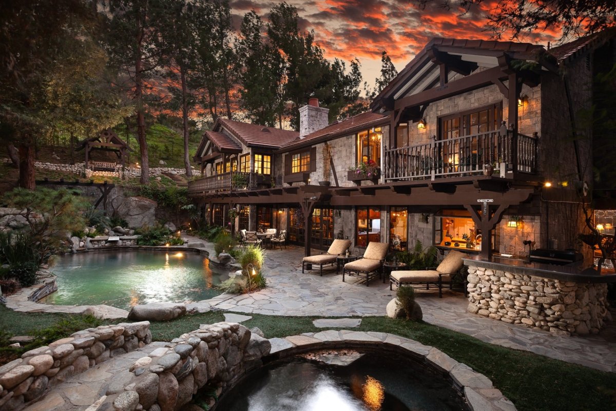 Красивый дом