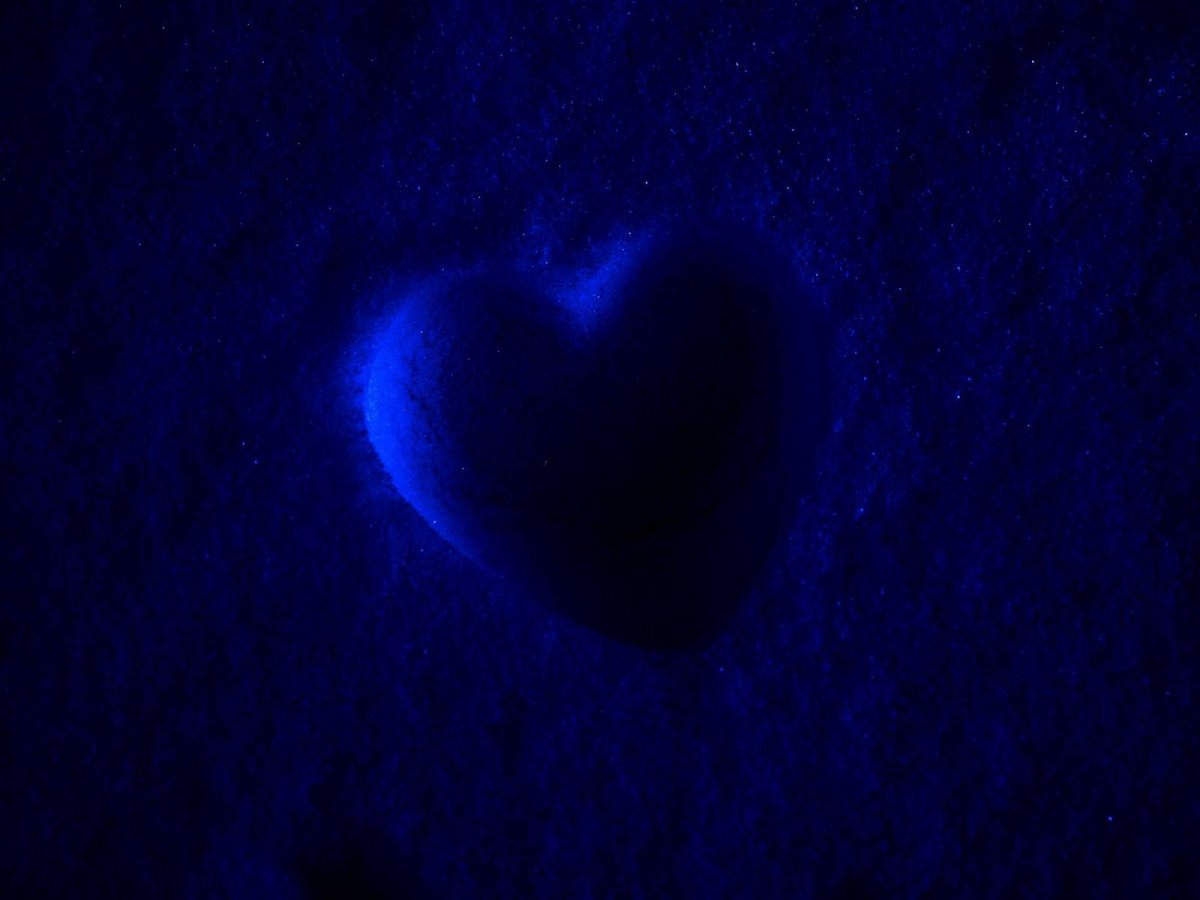 Голубые сердца тень