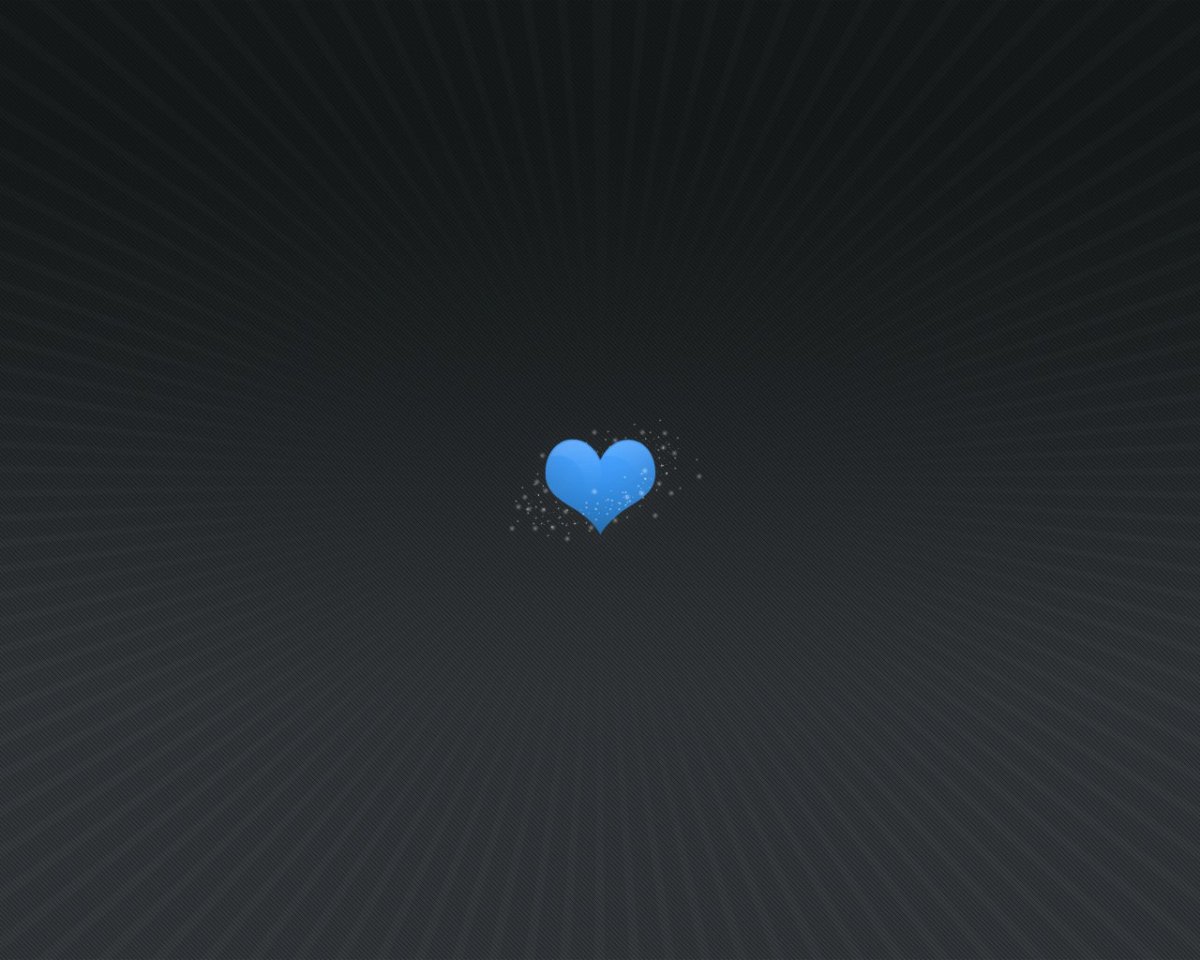 Синее сердечко на черном фоне