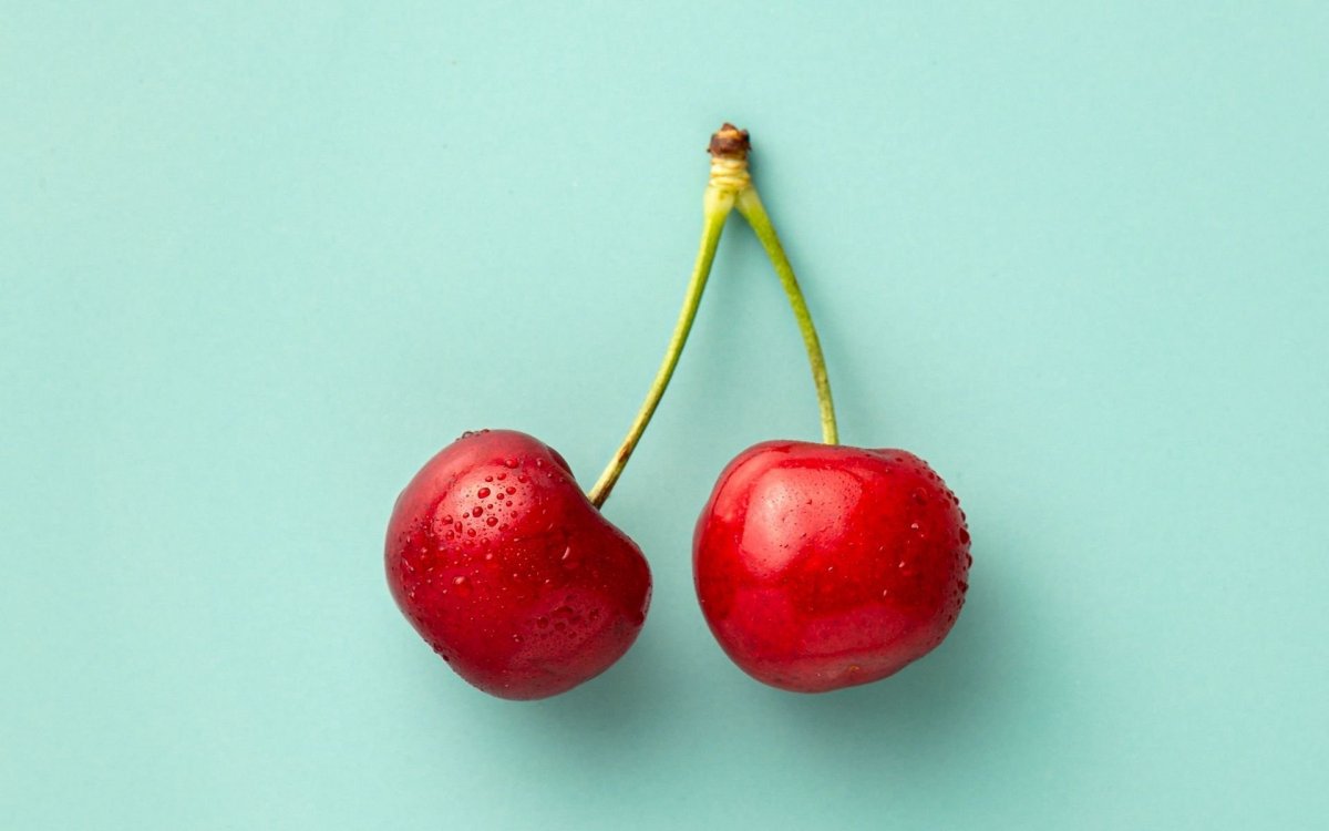 Ягодка вишня