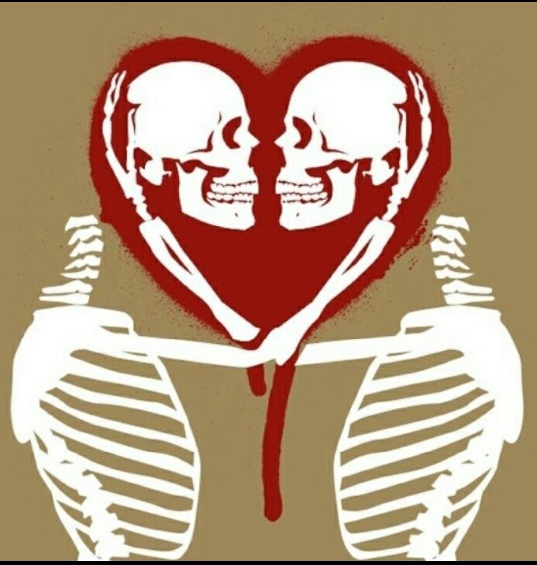 Скелеты пара. Влюбленный скелет. Влюбленные скелеты. Скелет сердечко.