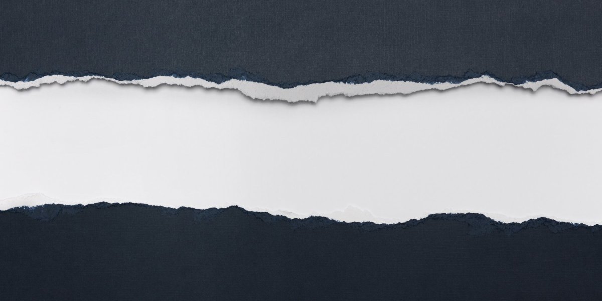 Рваный край бумаги