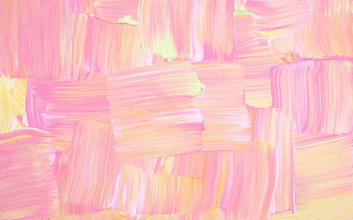 Розовый фон мазками