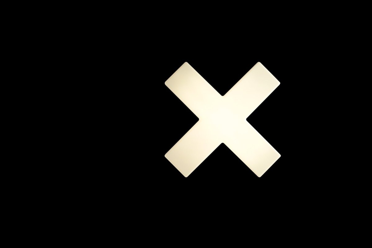 Крест неон фиолетовый