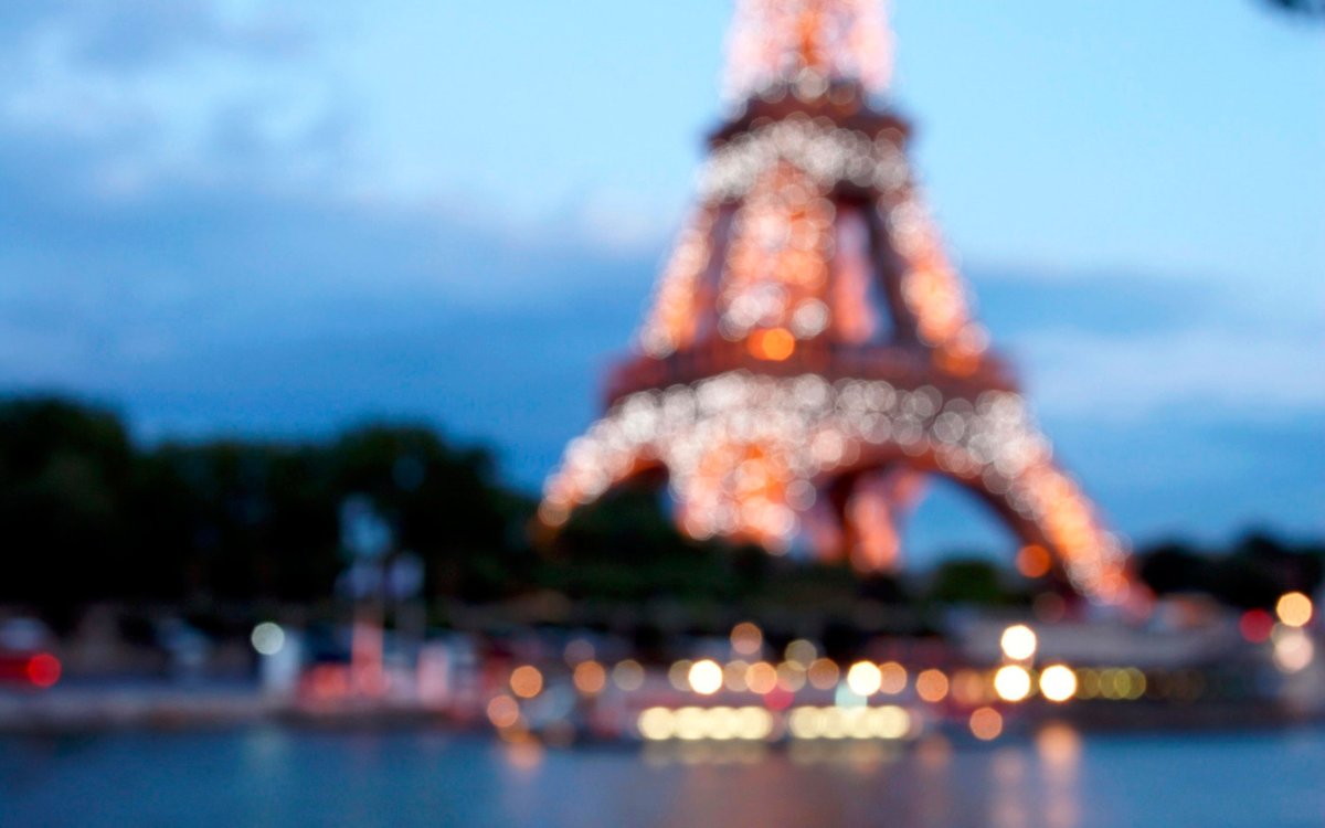 Эйфелева башня размытая