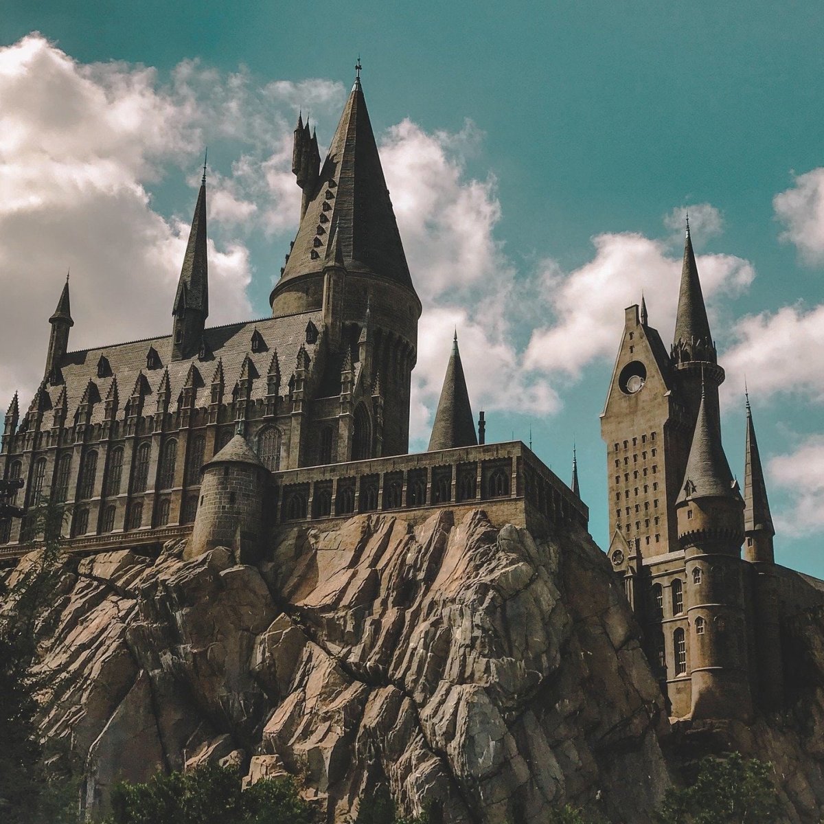 Замок в Шотландии Хогвартс