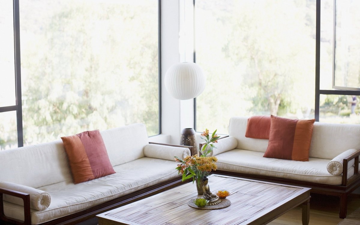 Комната с диваном