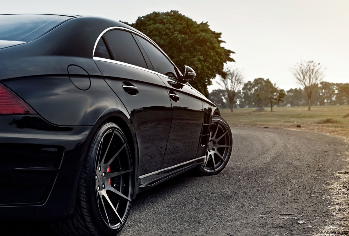 CLS Mercedes w219 черный АМГ