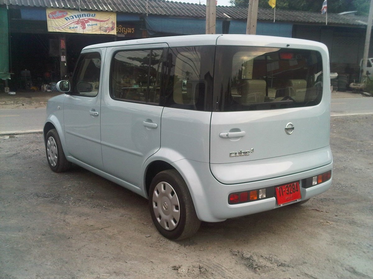 Nissan Cube Toyota BB