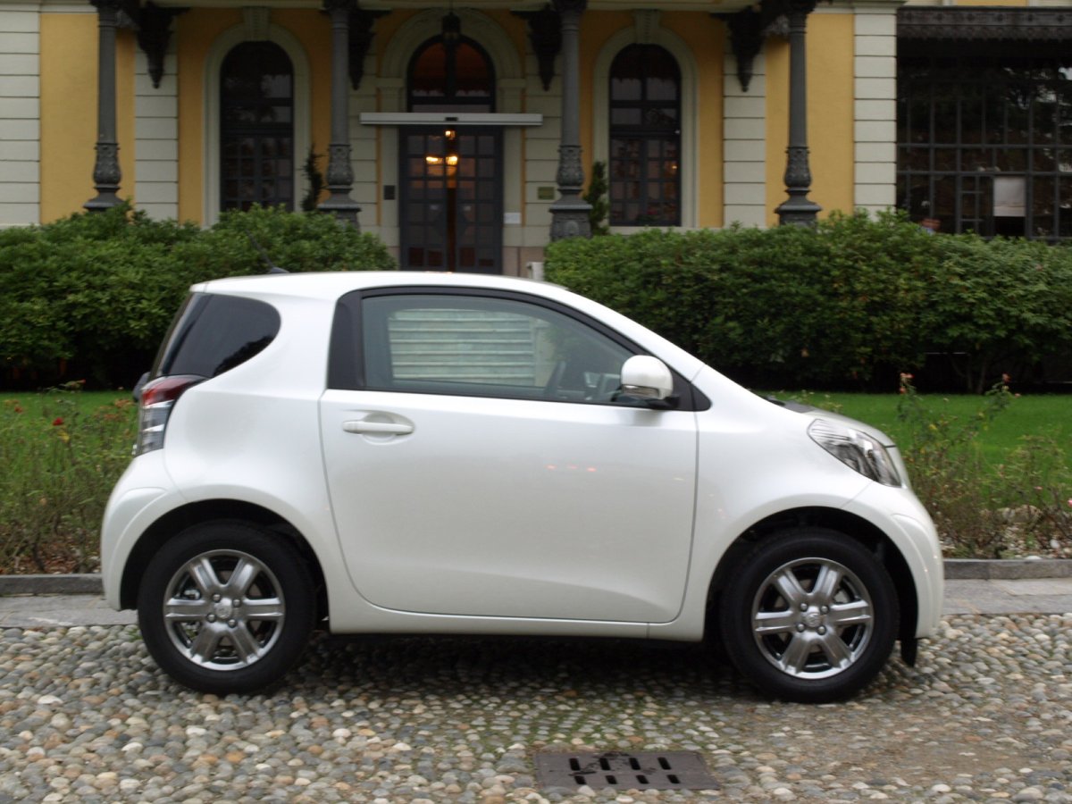 Тойота Кубе