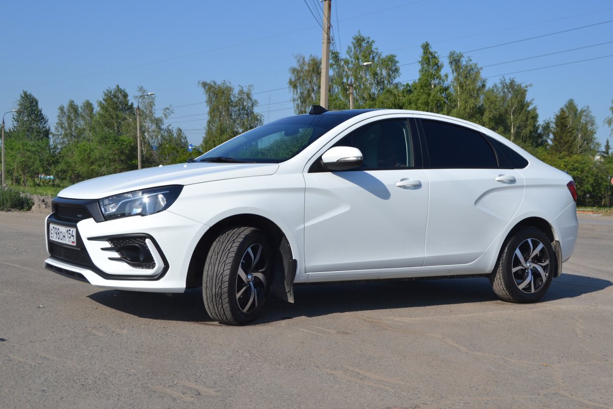 Лада Веста белая обвес