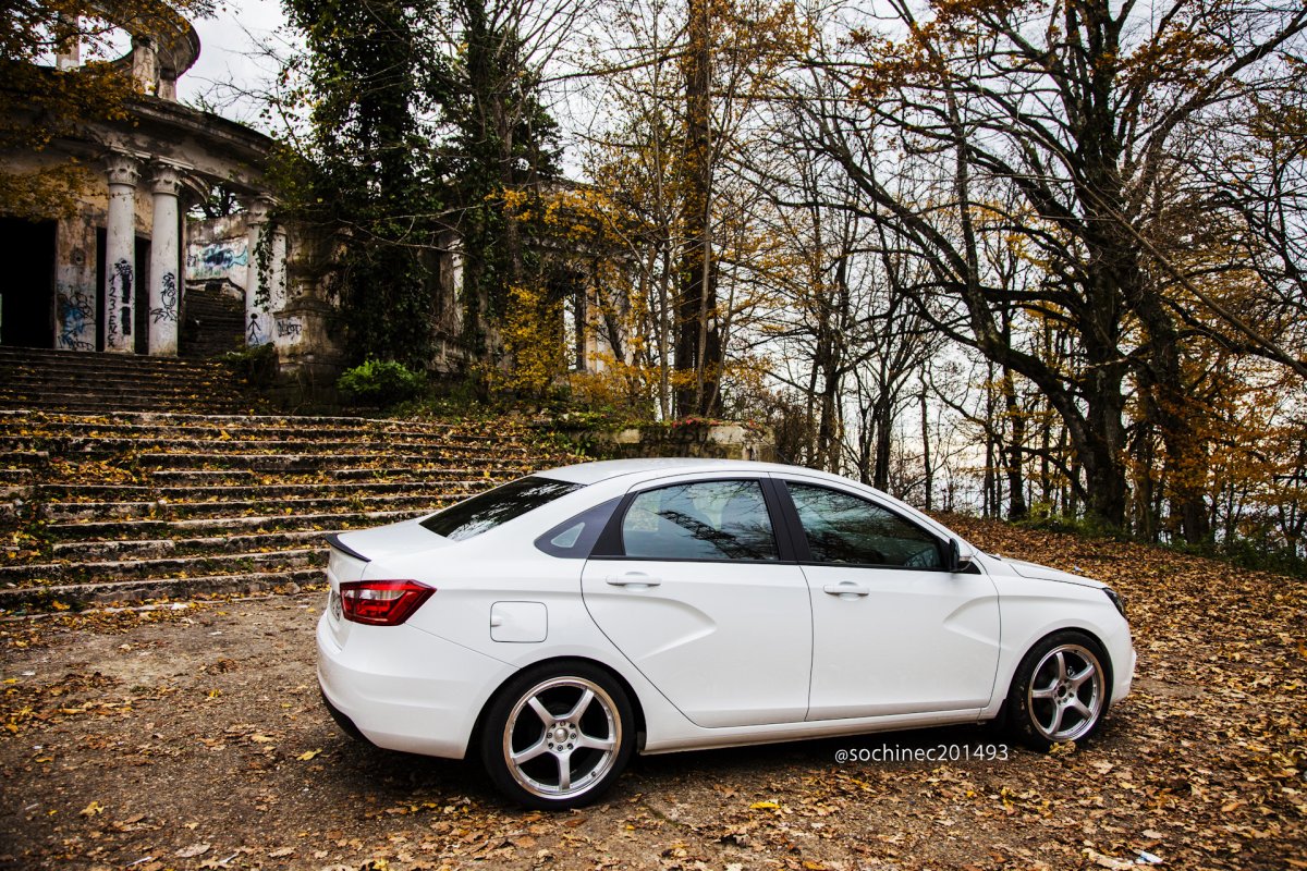 Лада Веста r19