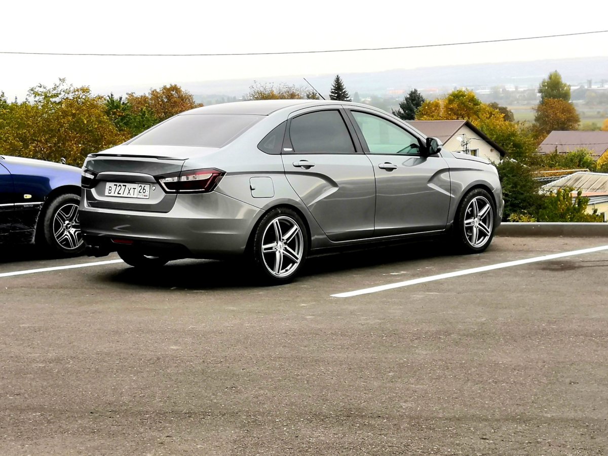 Лада Веста седан r17