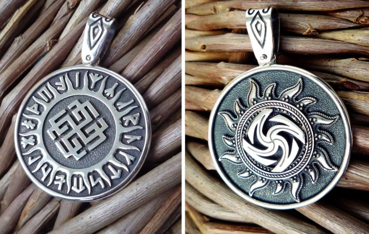 Славянские рунические амулеты