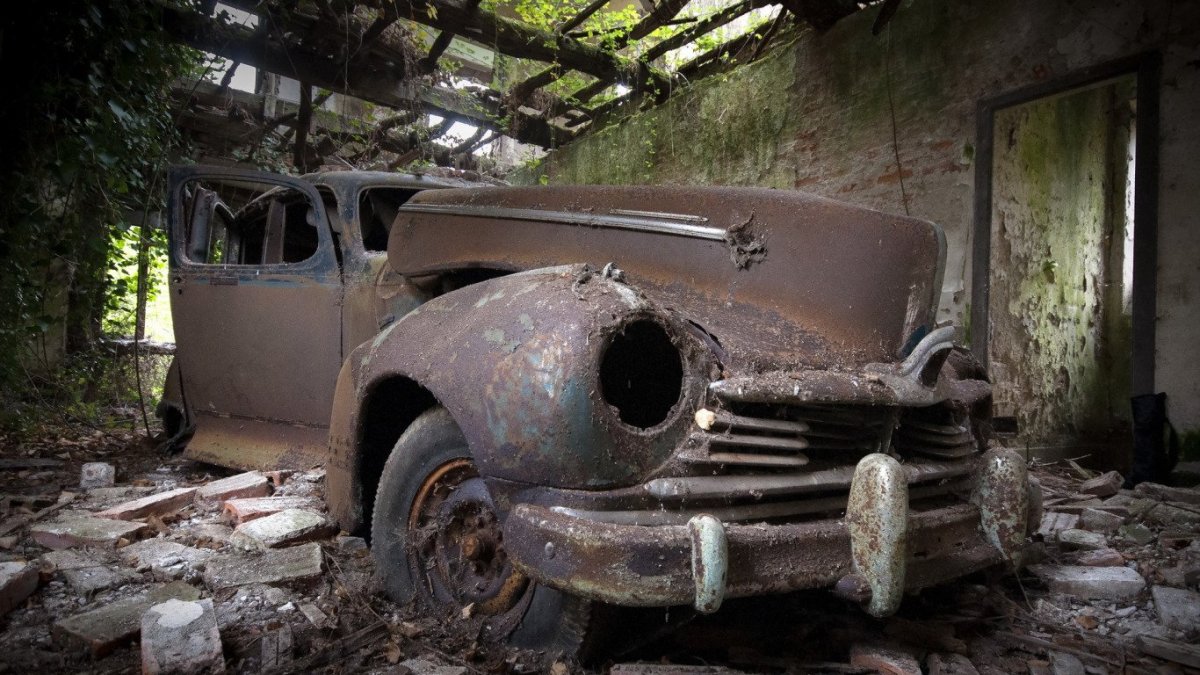 Разрушенная машина